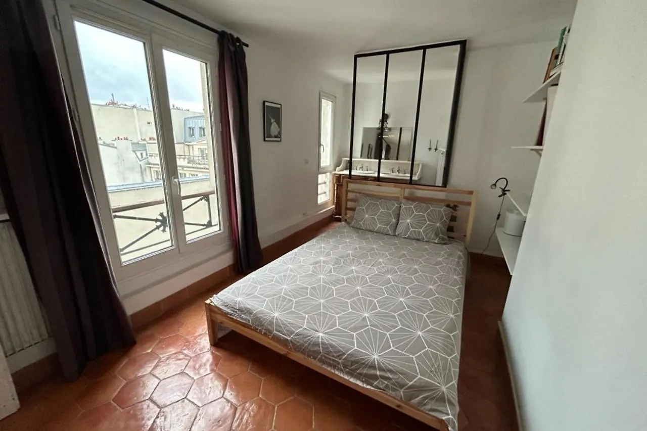 Apartment Near Jardin Villemin Paříž